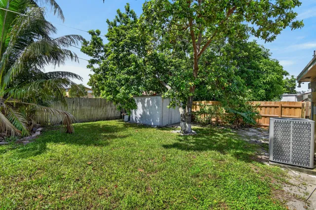 Residence photo 36