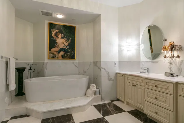 Unit 601 photo 22