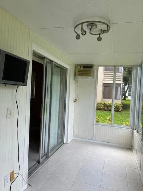  Residence photo 14
