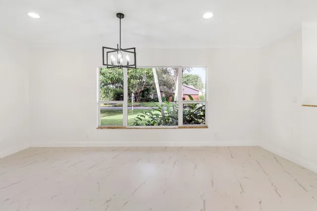 Residence photo 14