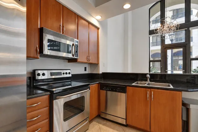One City Plaza Unit 118 photo 4