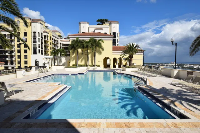 One City Plaza Unit 118 photo 25