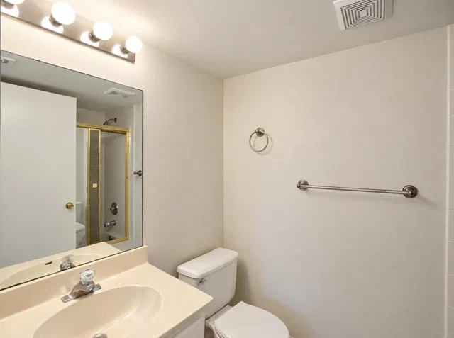Unit 1218 photo 20