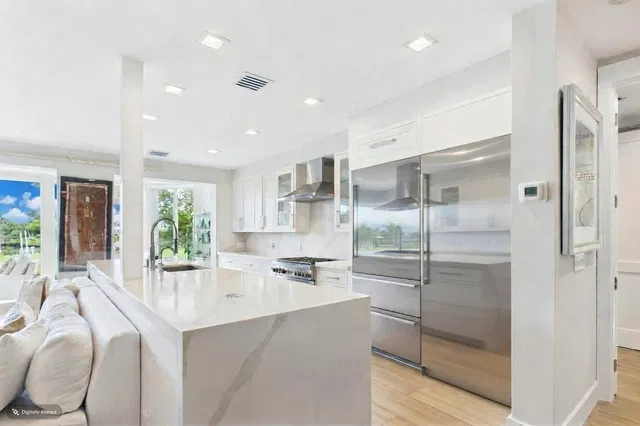 Admirals Cove Residence photo 16