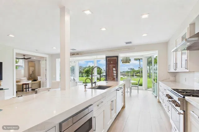 Admirals Cove Residence photo 20