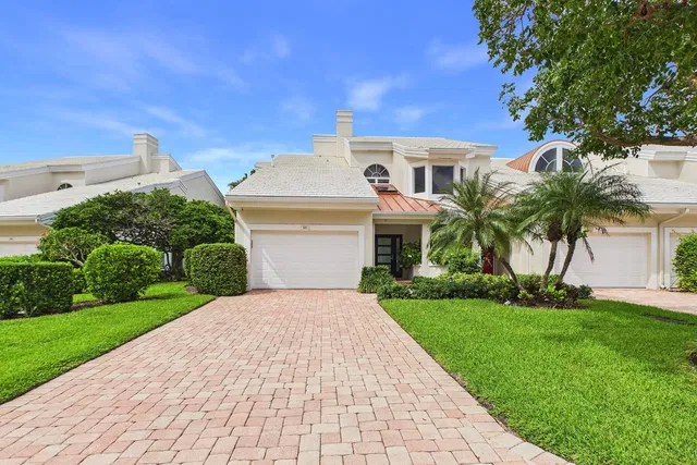 Admirals Cove Residence photo 34