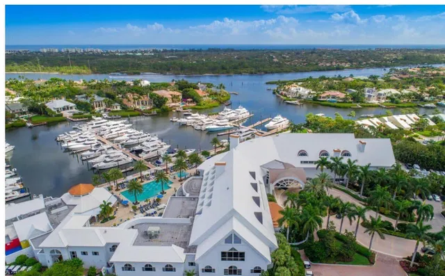 Admirals Cove Residence photo 42