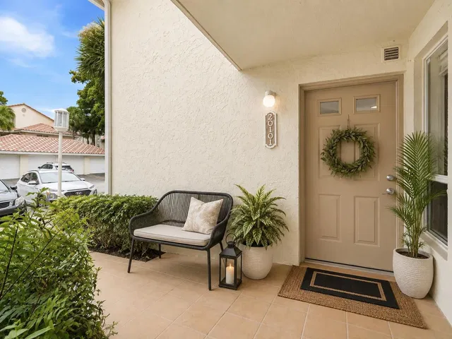 Residence photo 3