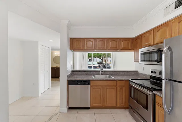 Residence photo 5