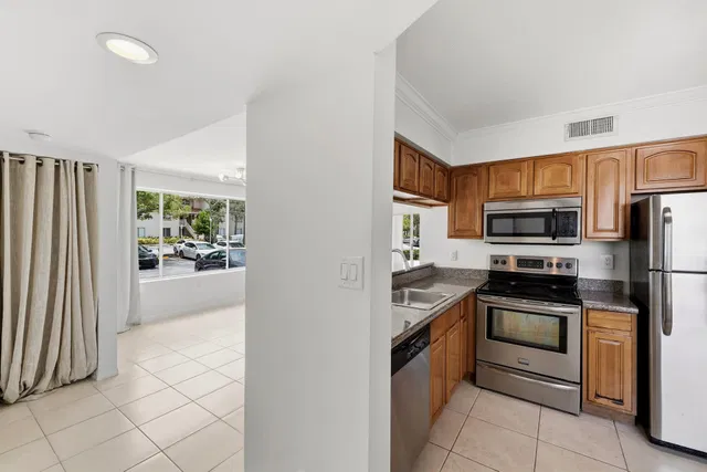 Residence photo 6