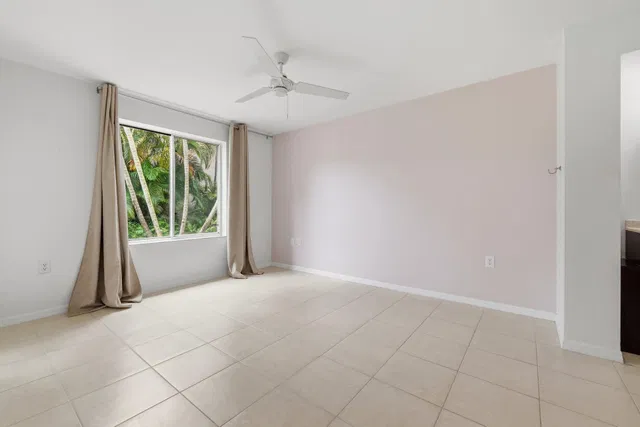 Residence photo 15
