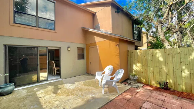  Residence photo 18