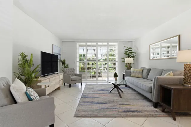 North End Palm Beach Unit 102 photo 8