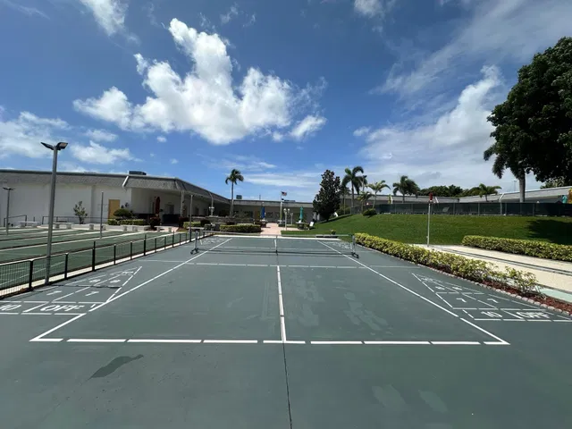 Unit 208 photo 18