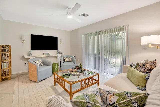 Residence photo 17