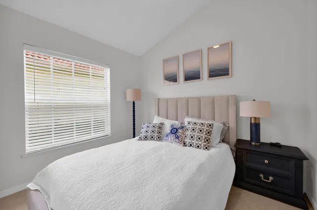 Residence photo 17