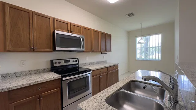 Residence photo 3
