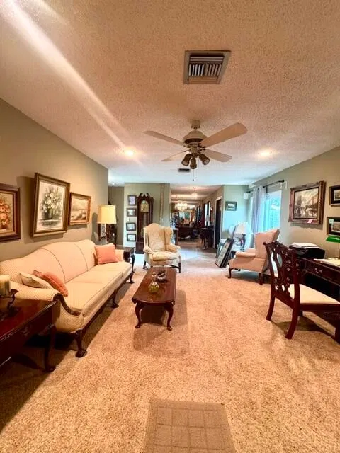 Residence photo 3