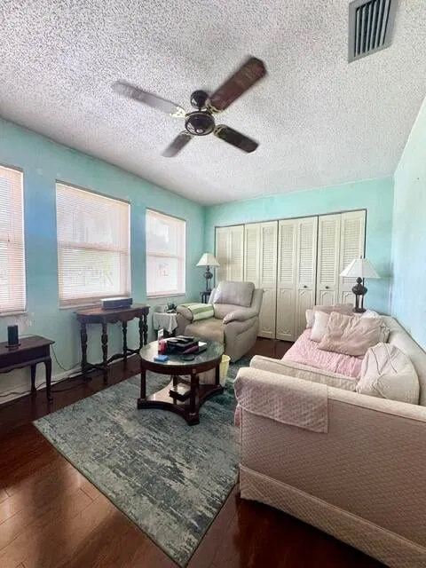 Residence photo 15
