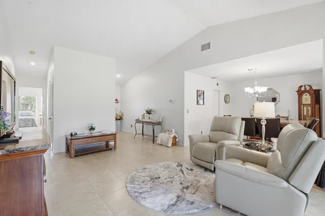 Residence photo 5