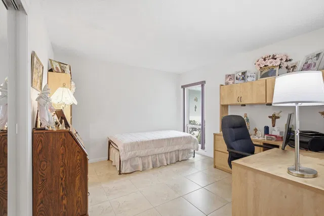 Residence photo 15