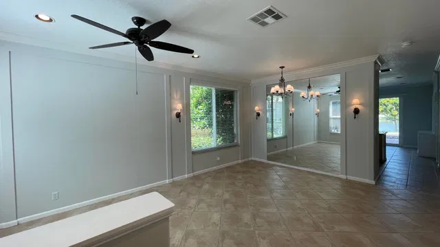 Residence photo 19