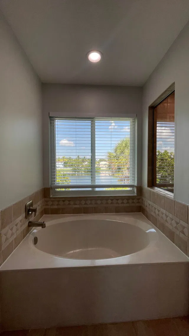 Residence photo 29