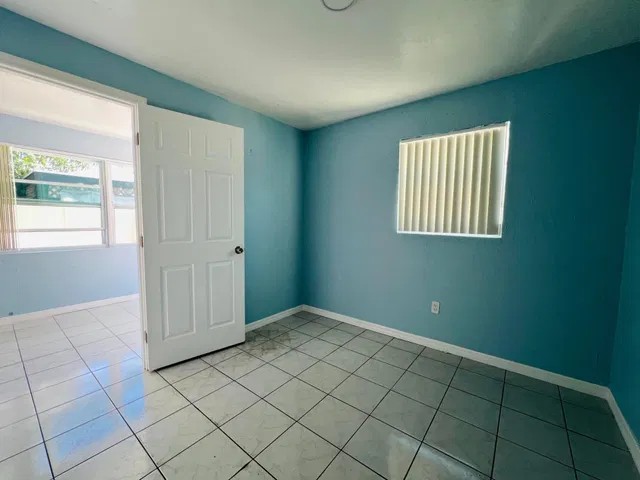  Unit C photo 8