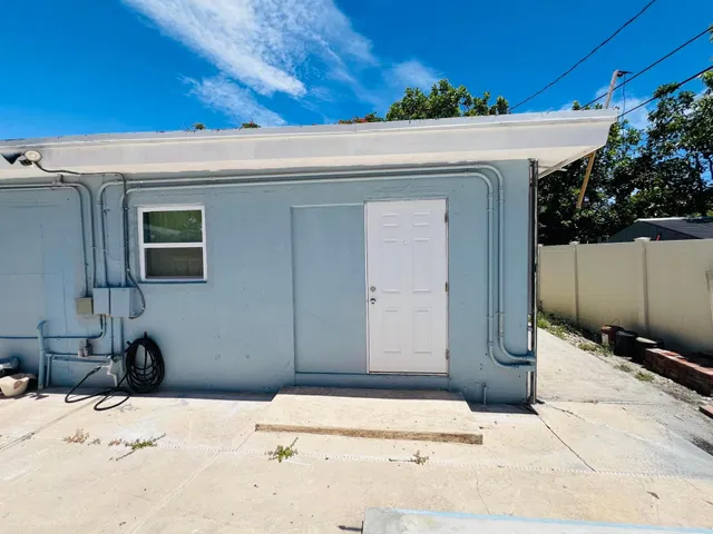  Unit C photo 11