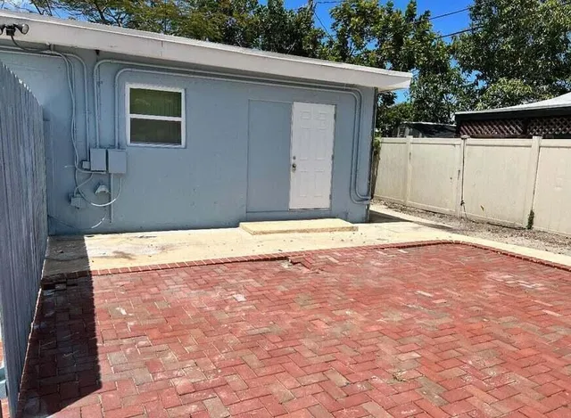  Unit C photo 13