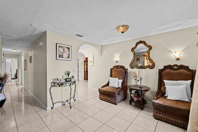 Residence photo 4