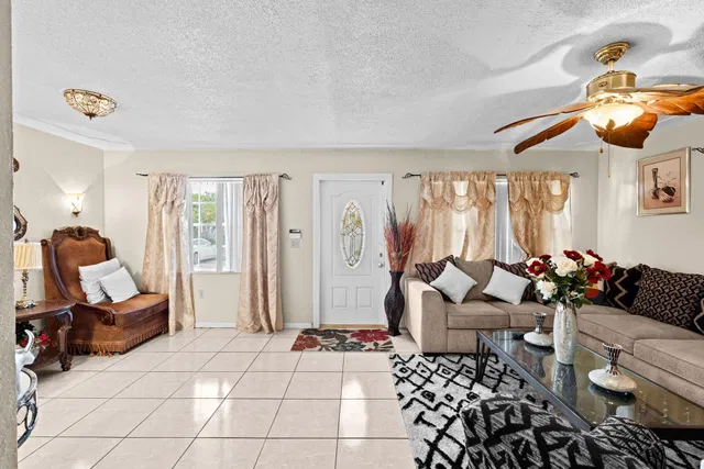 Residence photo 5