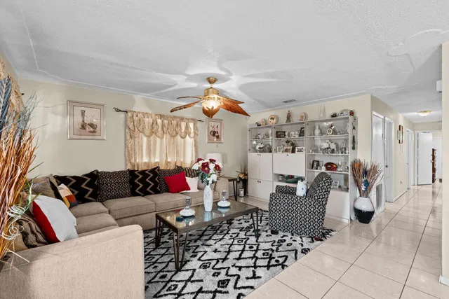 Residence photo 6