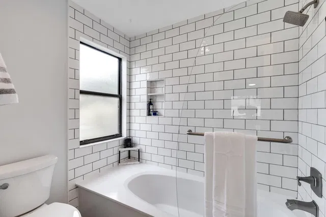  Unit 19 photo 18