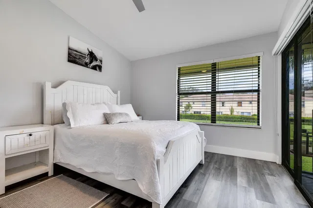  Unit 19 photo 26