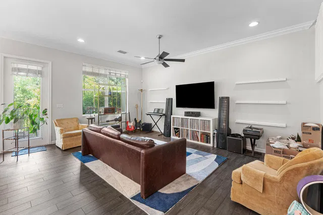  Residence photo 12