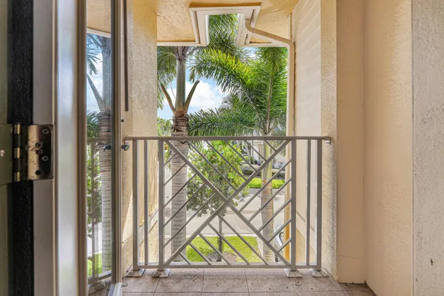  Residence photo 23