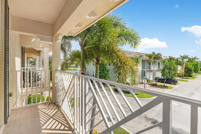  Residence photo 25