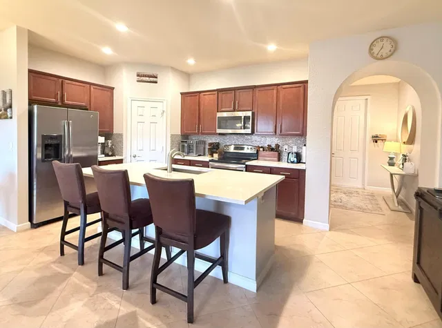  Residence photo 5