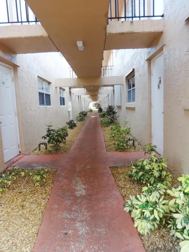 Boca Raton Unit 129 photo 17