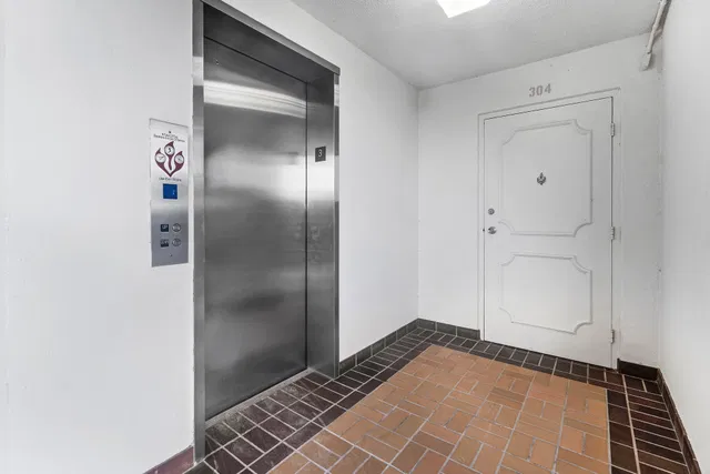 South Palm Beach Unit 304 photo 2