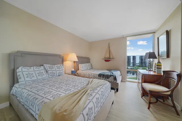 Unit D-406 photo 17
