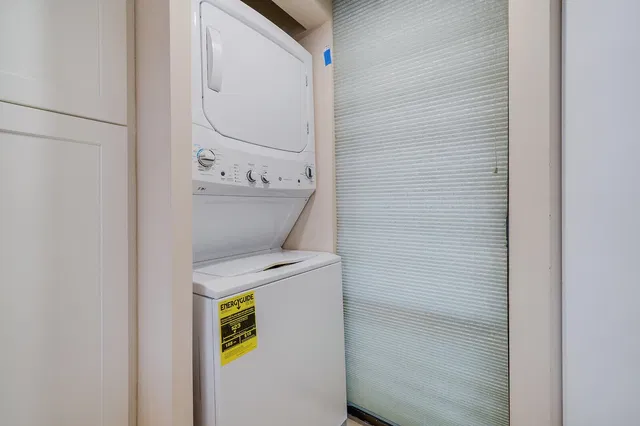 Unit D-406 photo 19