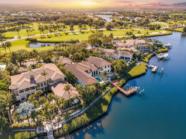 Admirals Cove Residence photo 3
