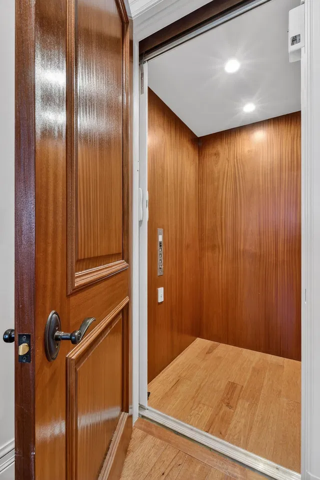 Admirals Cove Residence photo 28