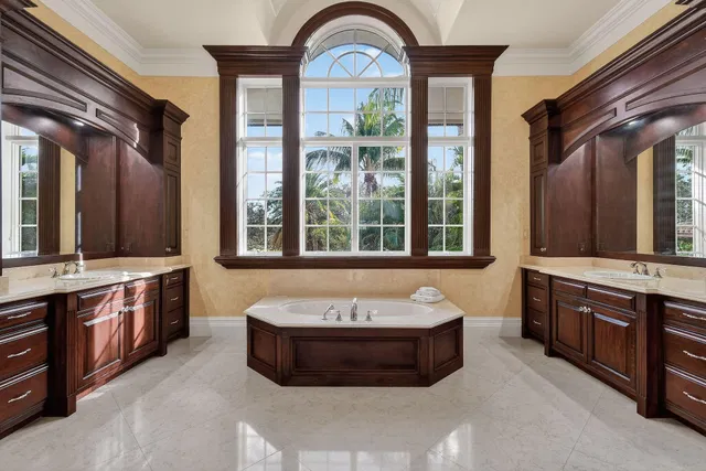 Admirals Cove Residence photo 35