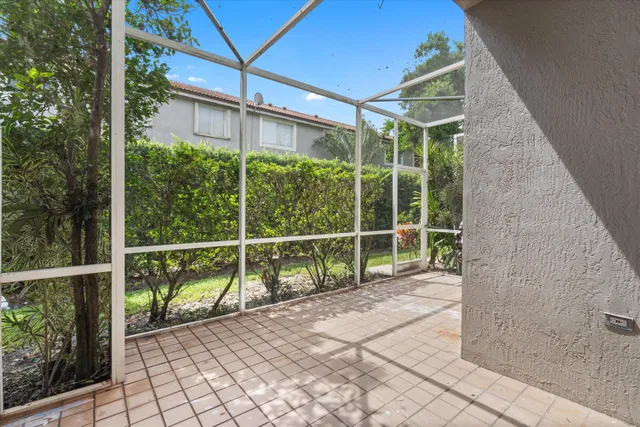 Residence photo 22