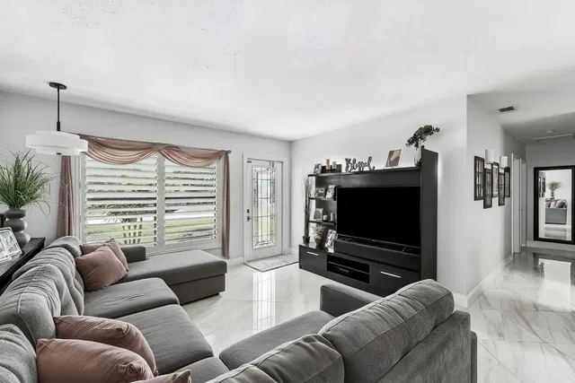 Residence photo 6