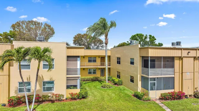 Residence photo 18
