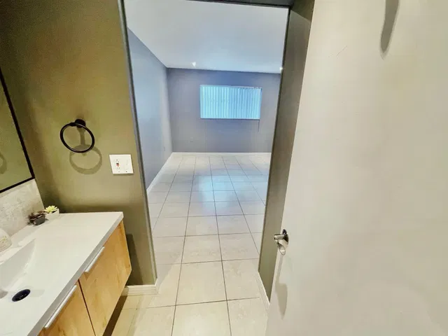  Unit 205 photo 7
